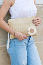 Load image into Gallery viewer, Daisy Wristlet Clutch