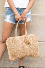 Load image into Gallery viewer, Straw Traveler Tote - 2 Colors
