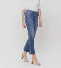 Load image into Gallery viewer, Prue High Rise Straight Jeans- Medium